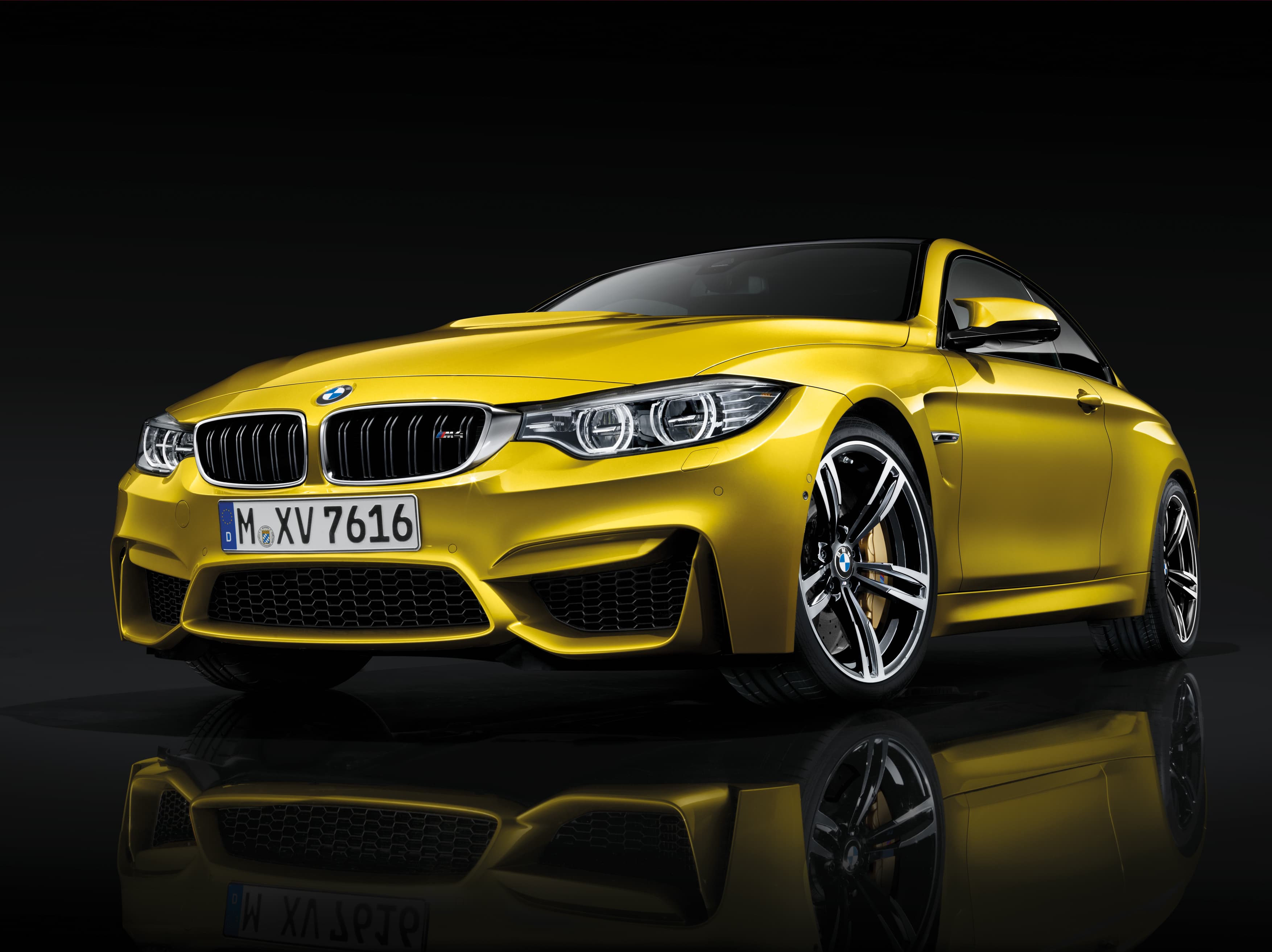 BMW M4 (F82) factory profile