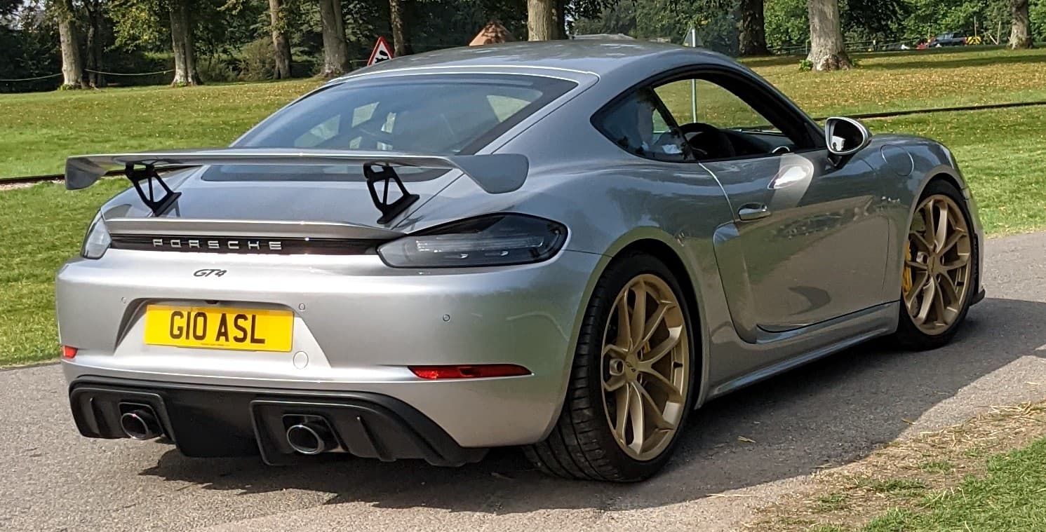 Porsche 718 Cayman GT4 factory profile