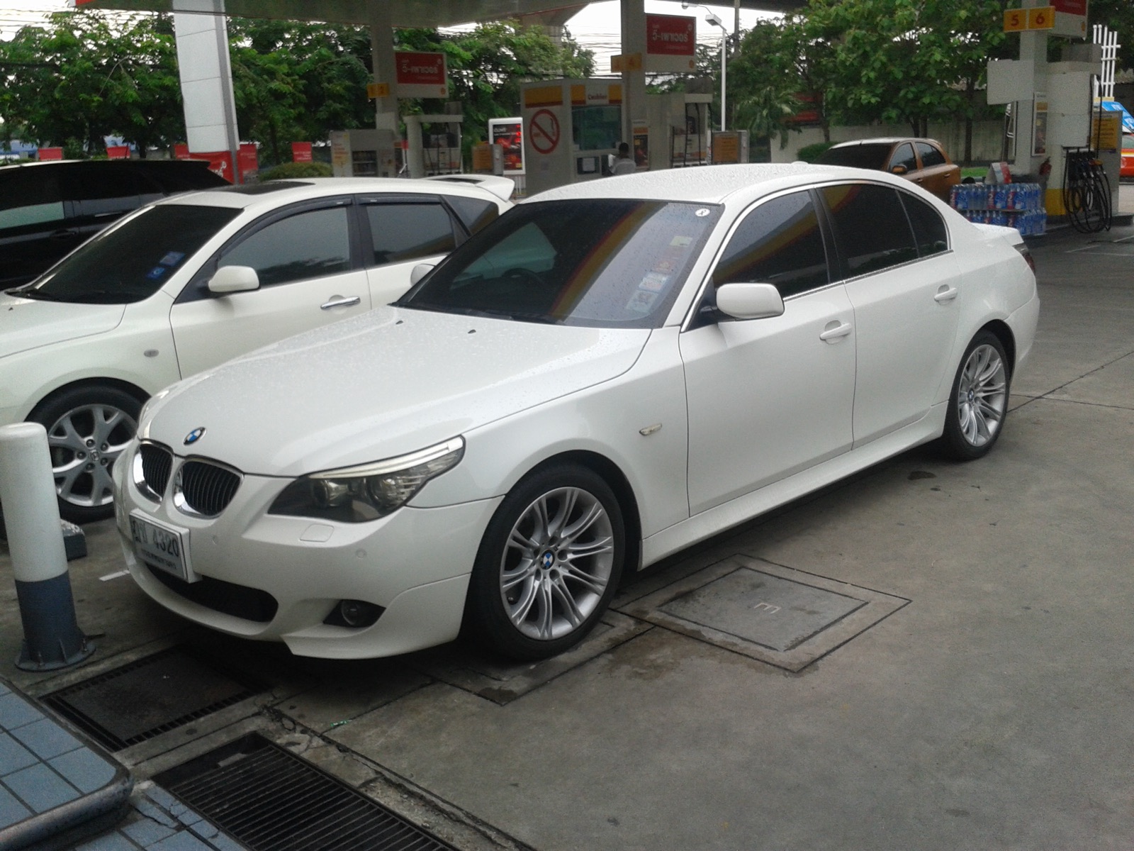 BMW E60 M5 profile