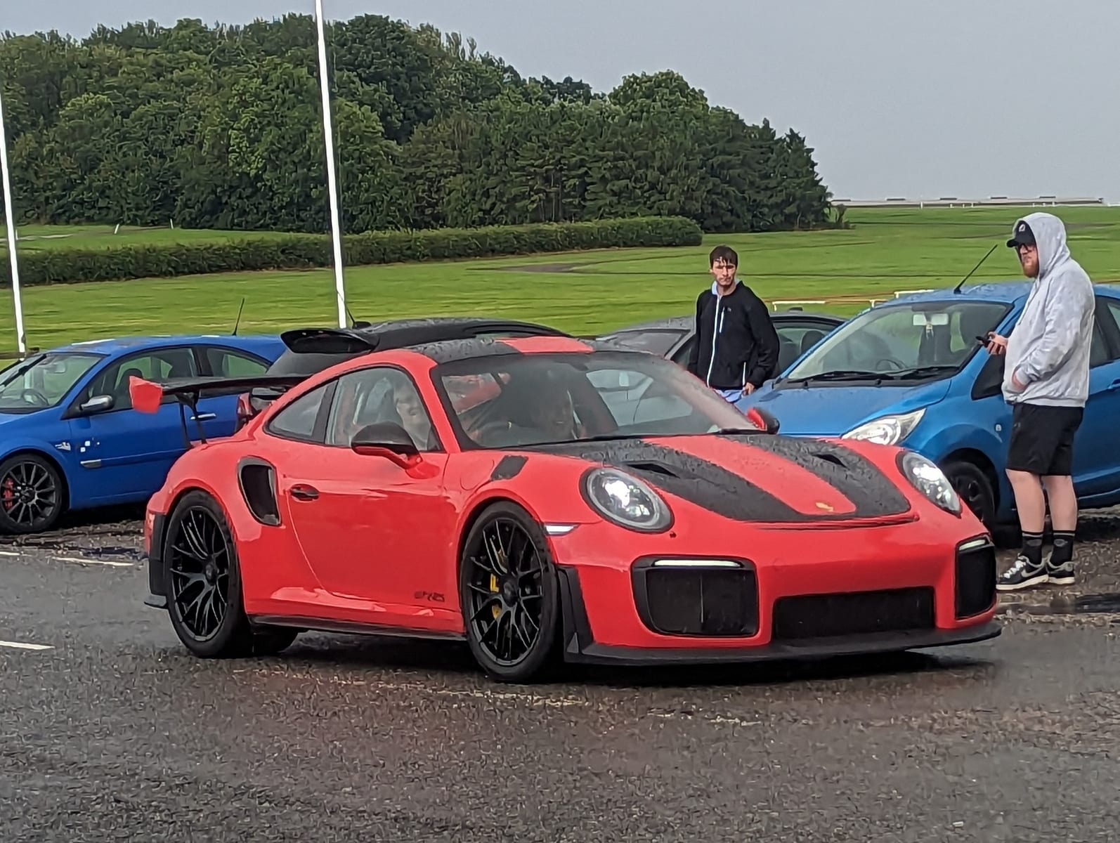 Porsche 991 GT2 RS body and aero