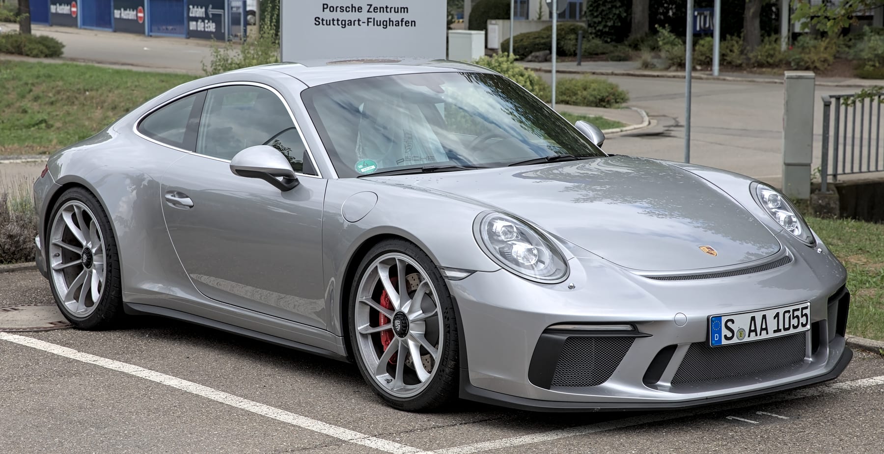 Porsche 991.2 GT3 Touring side profile