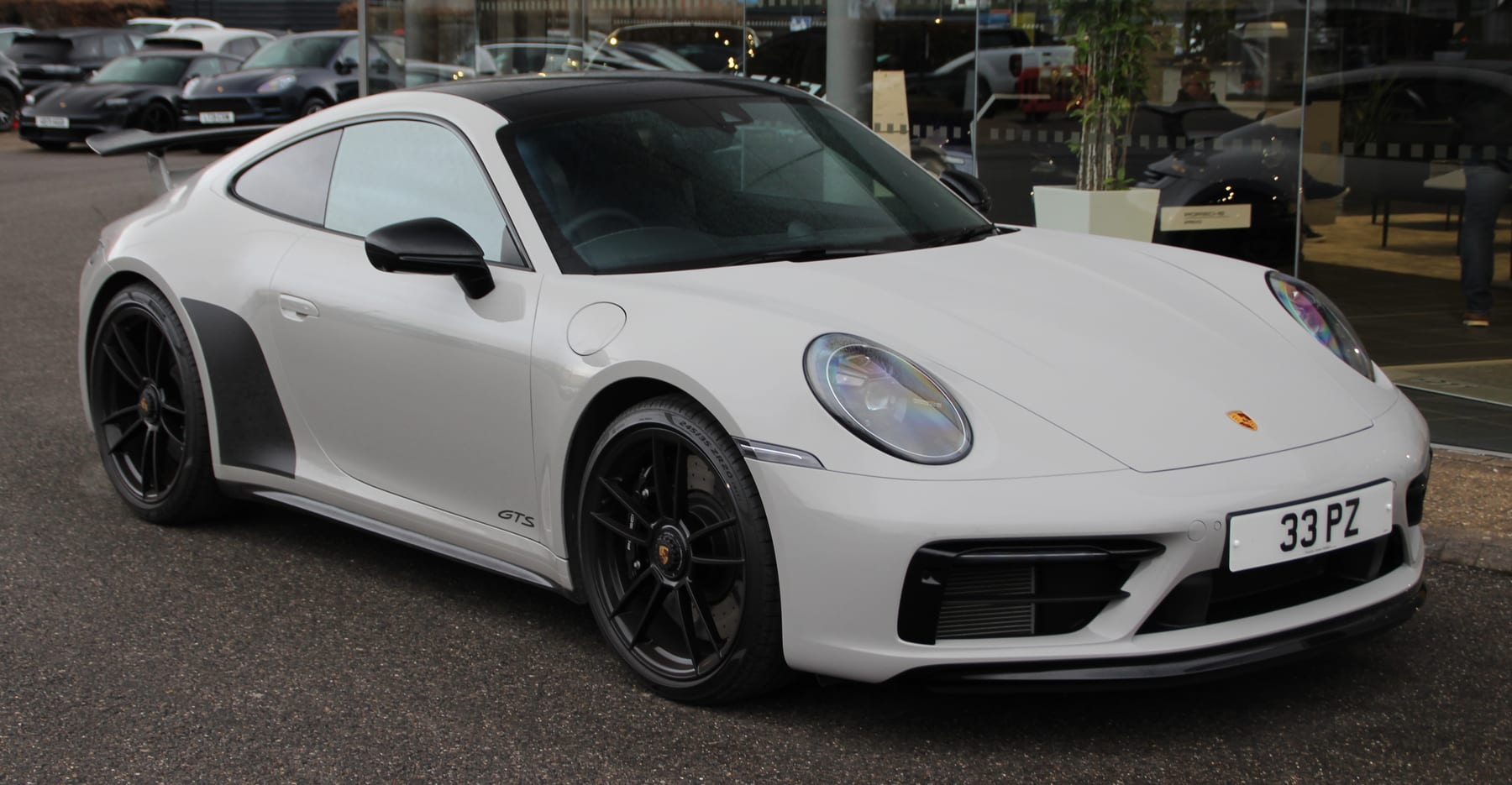 Porsche 992 Carrera GTS body and wheels