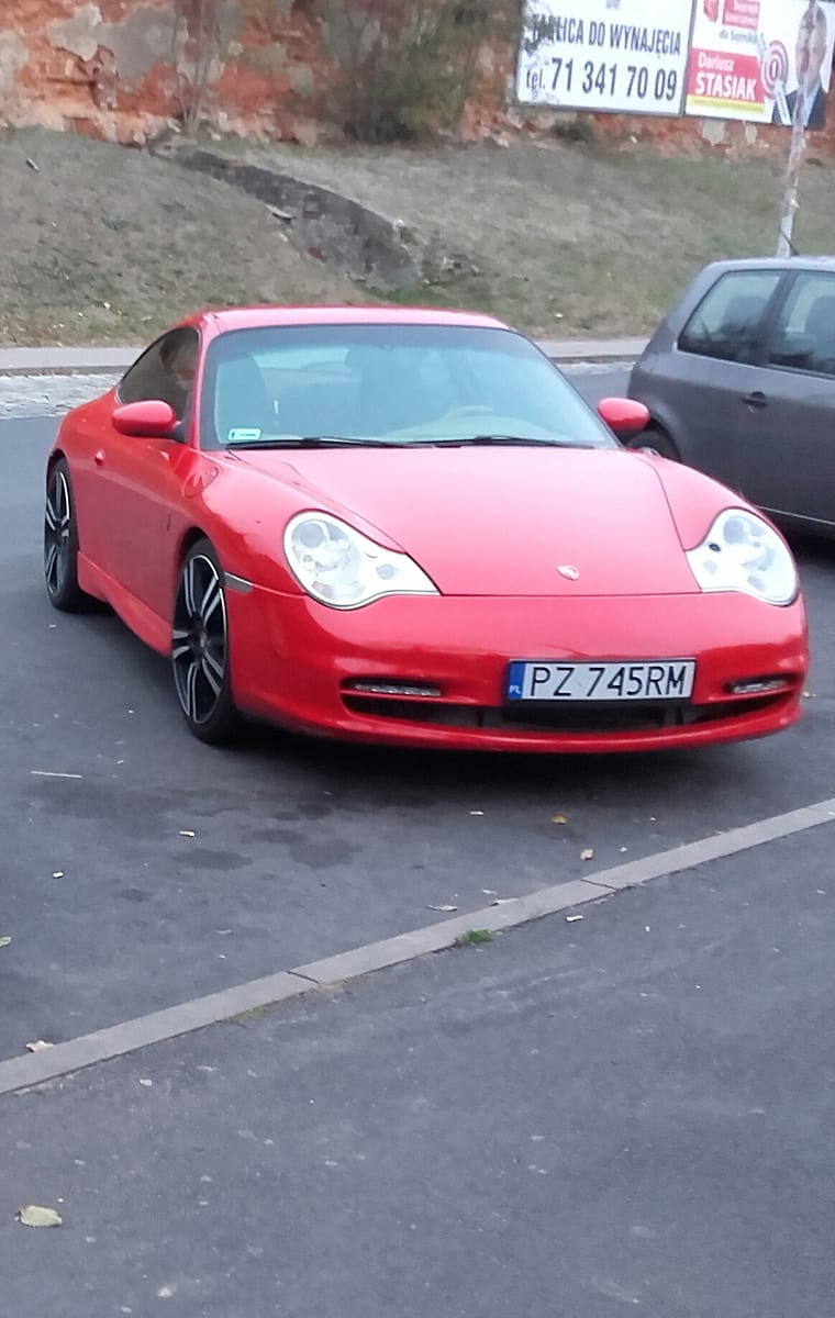 Facelift Porsche 996 Carrera front three-quarter