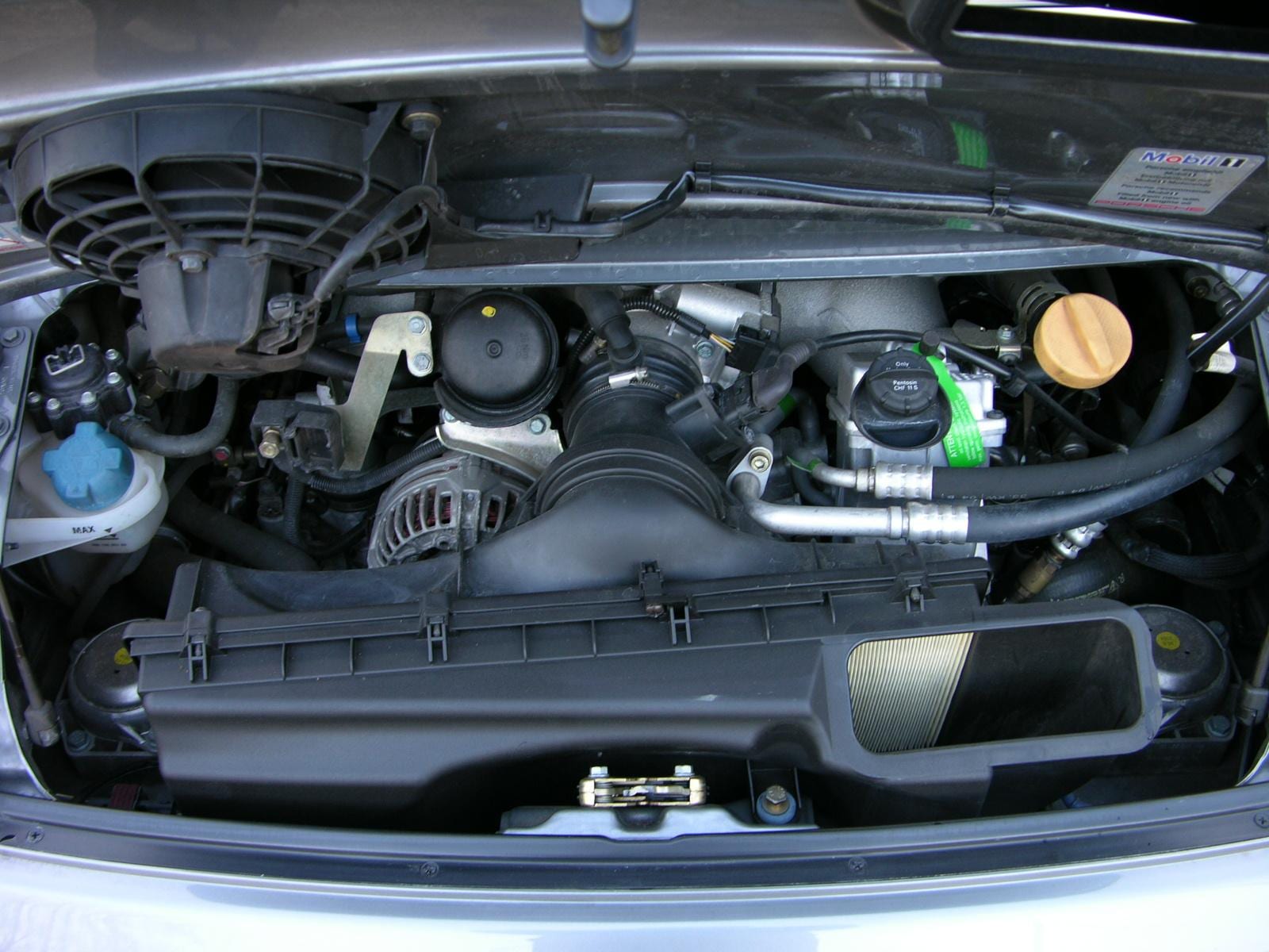 Porsche 996 GT3 Mezger engine bay