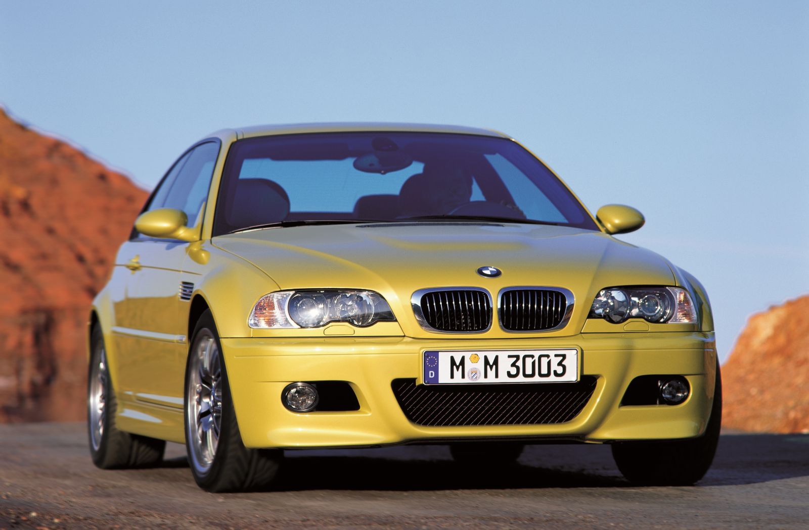 BMW E46 M3 front three-quarter in Phoenix Yellow
