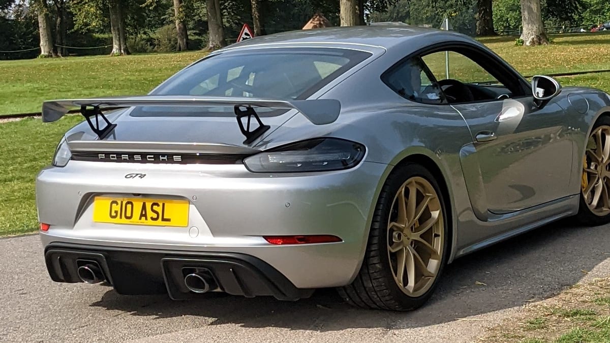 Porsche 718 Cayman GT4