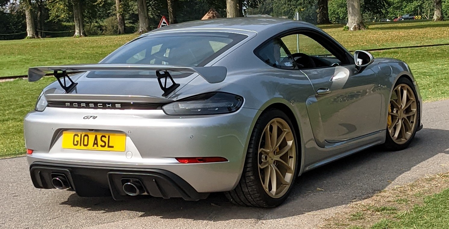 Porsche 718 Cayman GT4