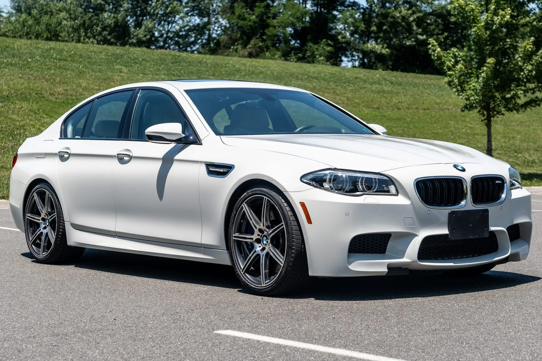 8k-Mile 2014 BMW M5 Competition Package 6-Speed