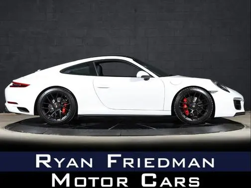 2019 Porsche 911 Carrera GTS