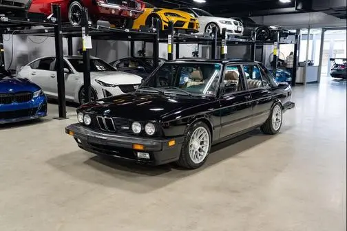 1988 BMW M5 Base